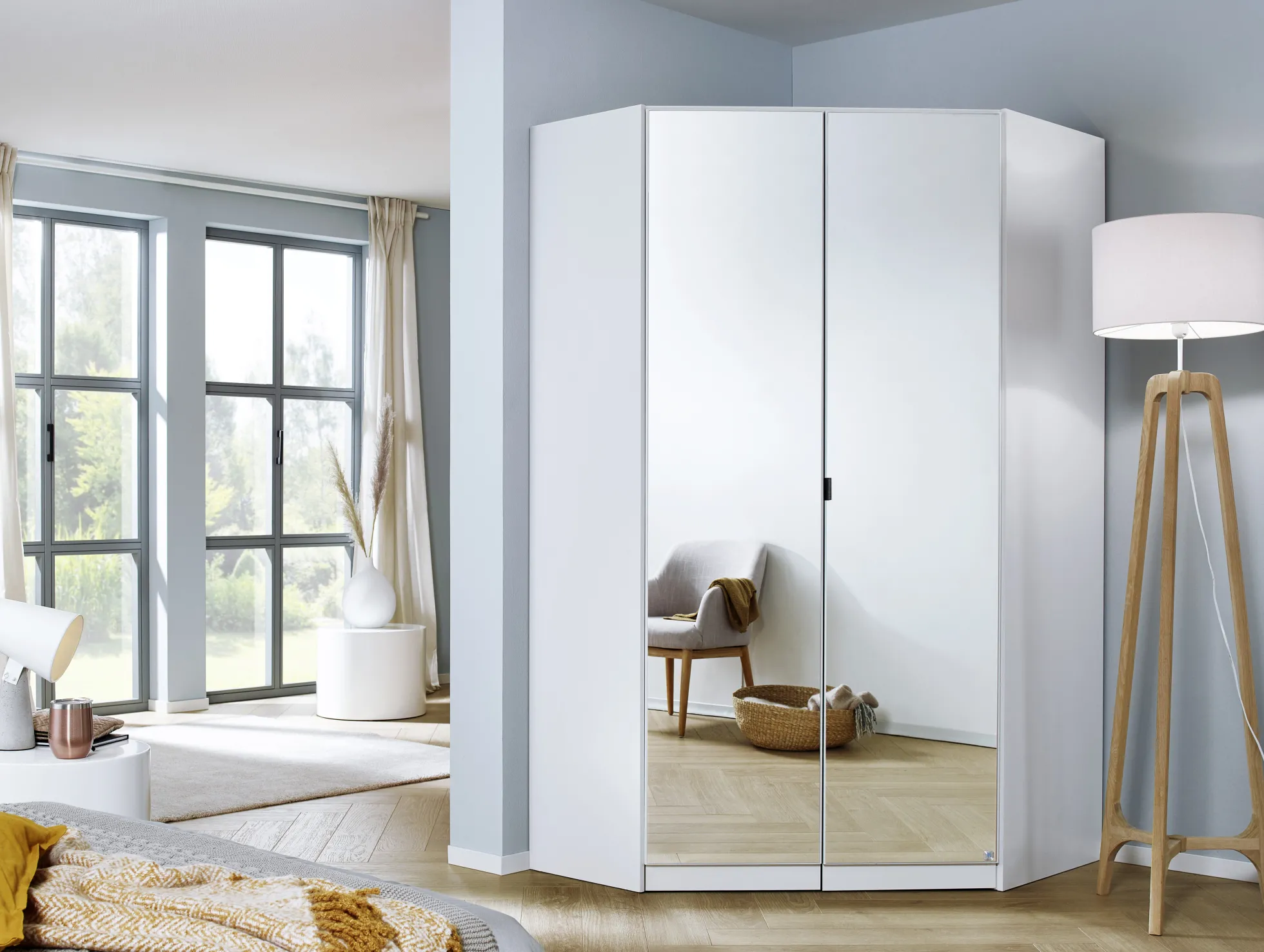 Drehtüren-Eckschrank AGUALVA-CACEM