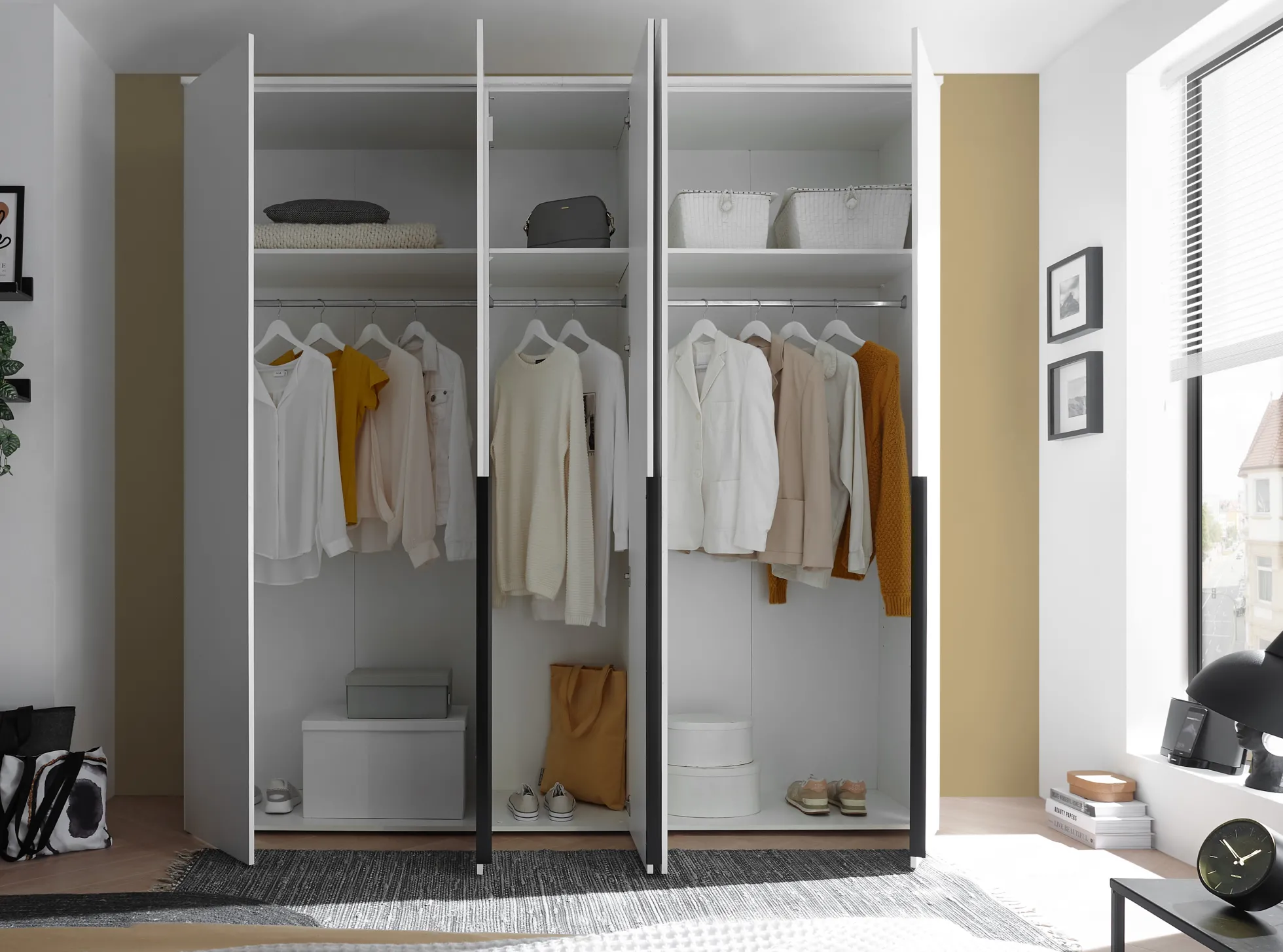 Drehtürenschrank KEVO