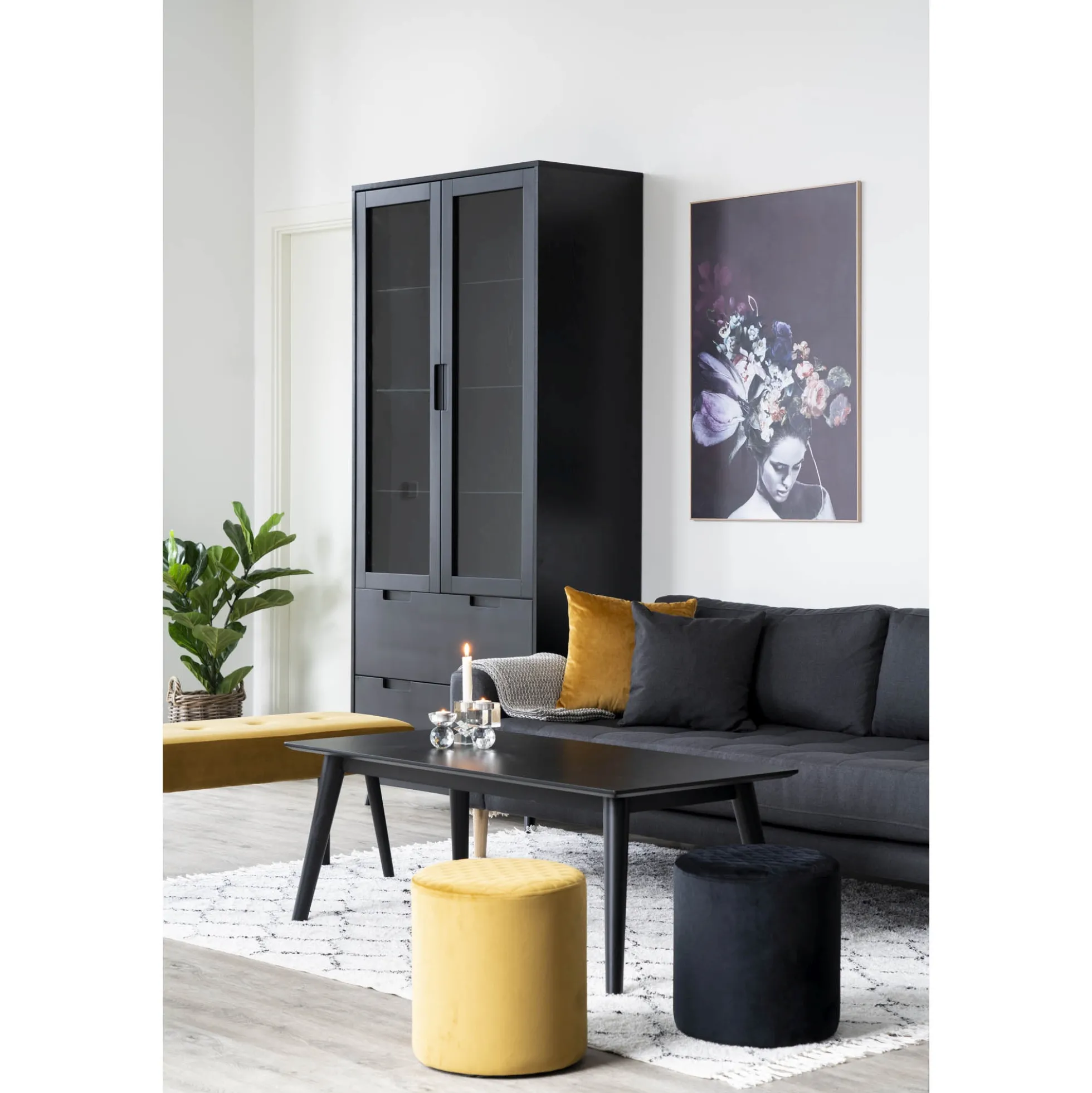 Hocker EJBY