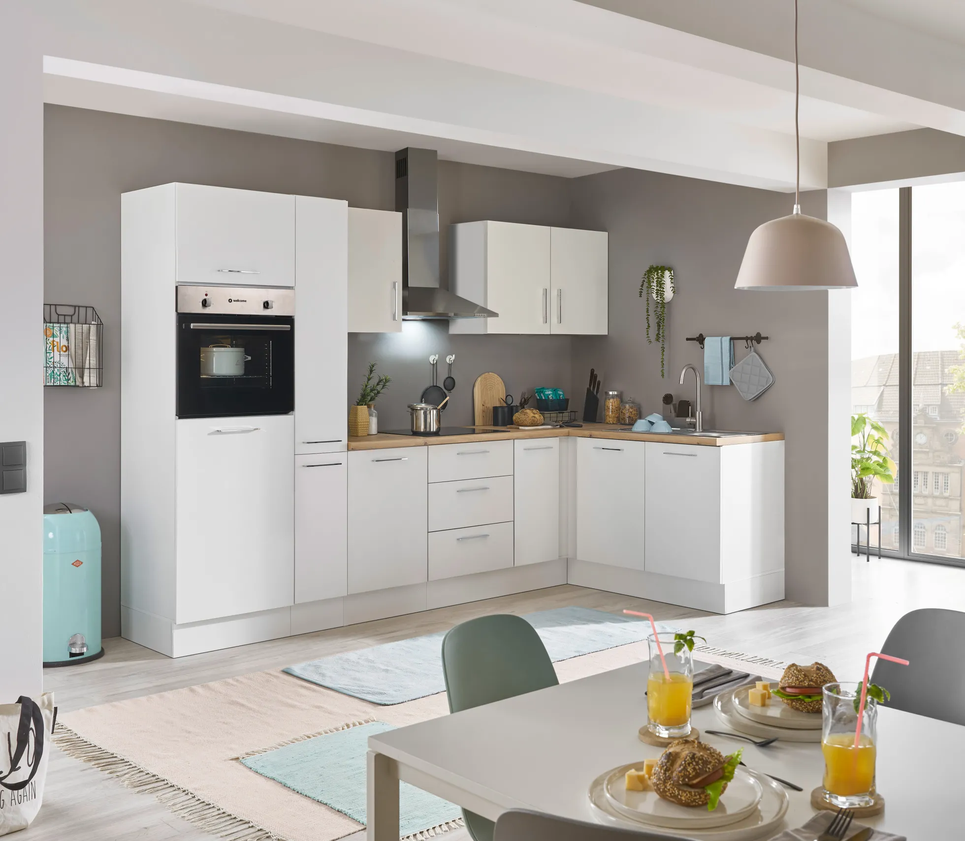 Küchenblock mit E-Geräten CORNWALL (Ecke-Backofen-Kühlschrank-Apotheker) I