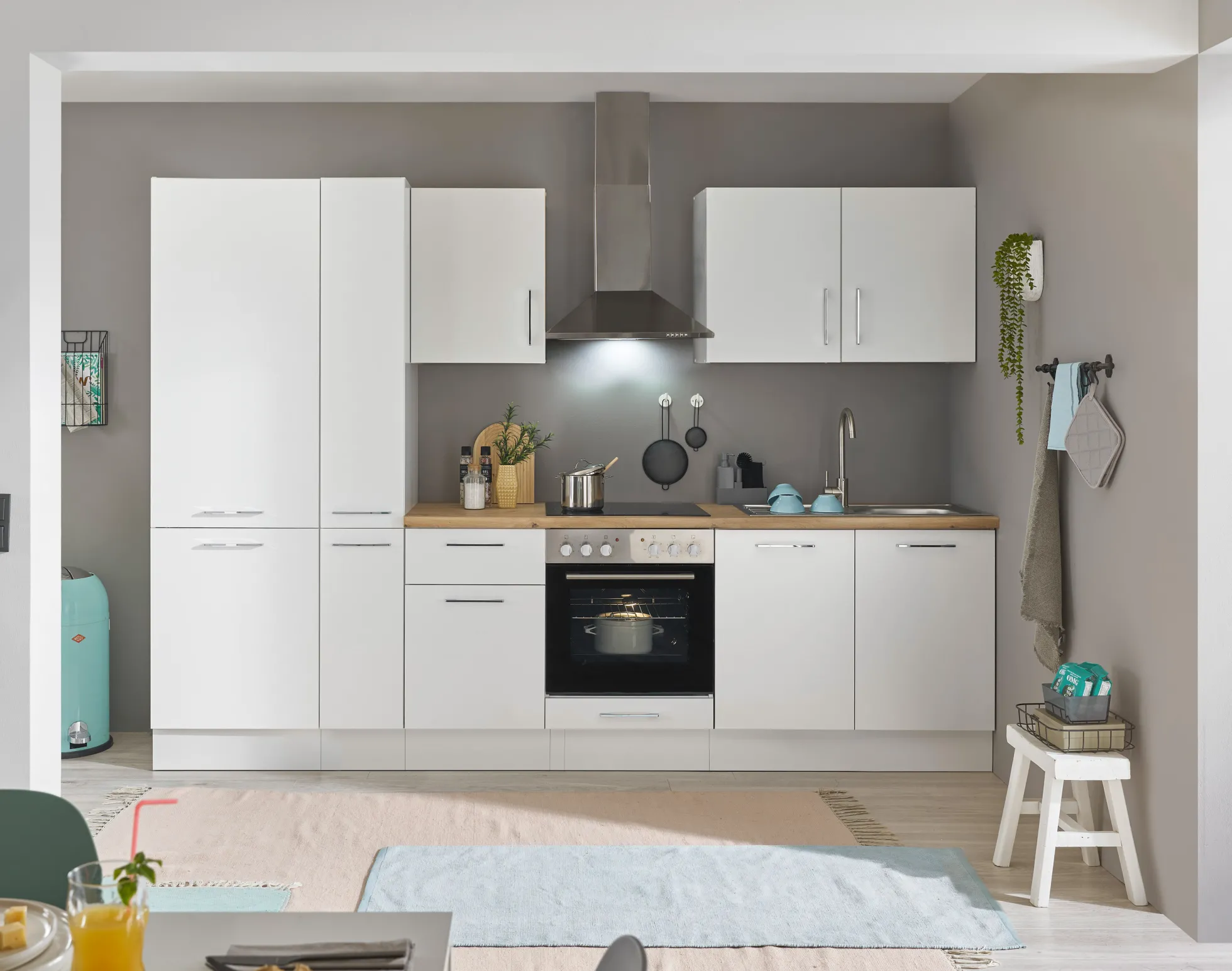 Küchenblock mit E-Geräten CORNWALL (Zeile-Kühlschrank-Apotheker) I