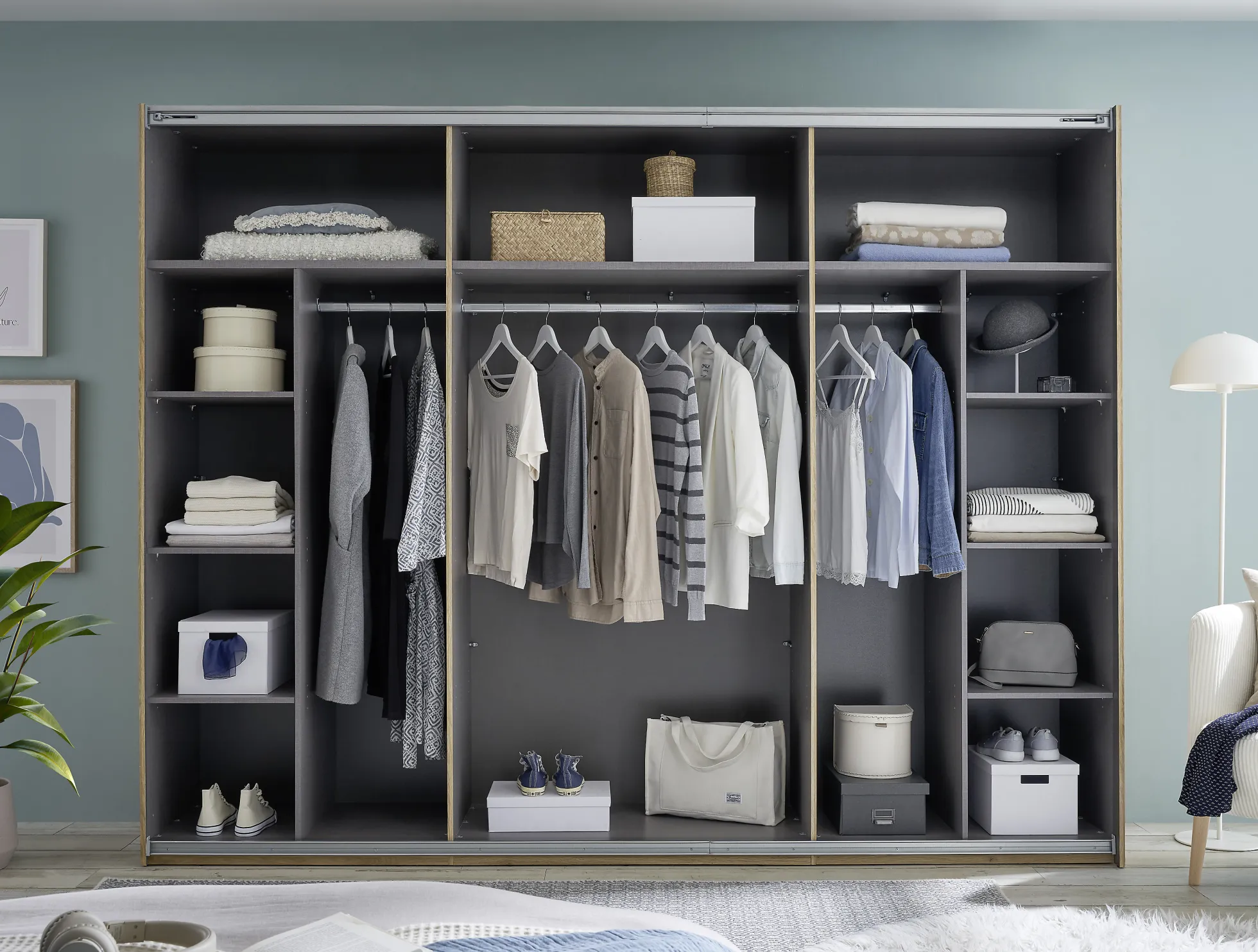 Schwebetürenschrank MESIO