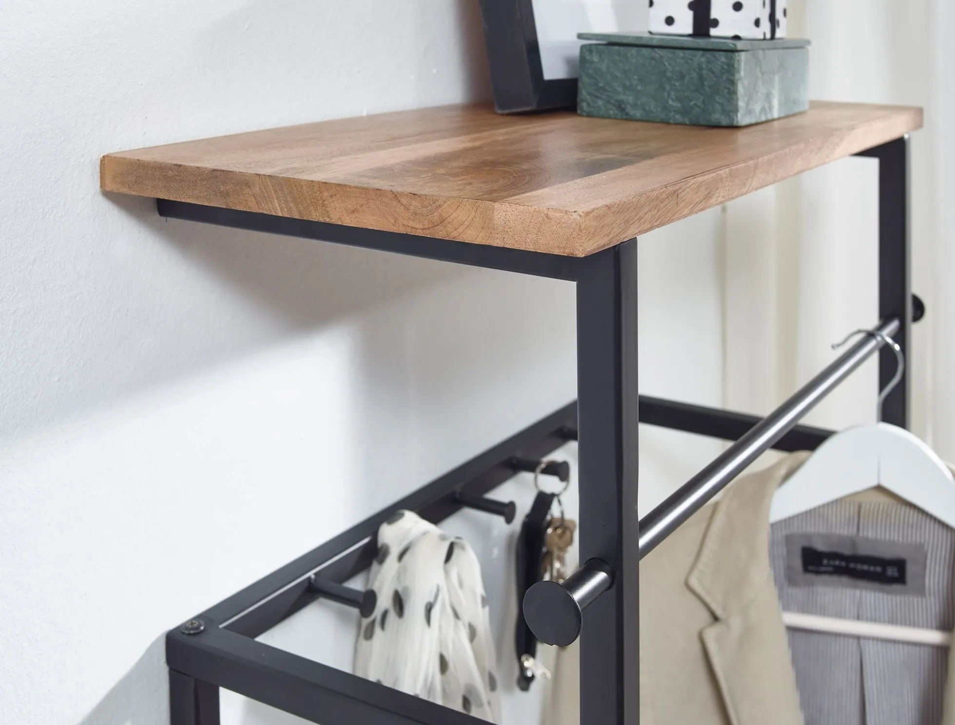 Wandgarderobe AUSANGATE